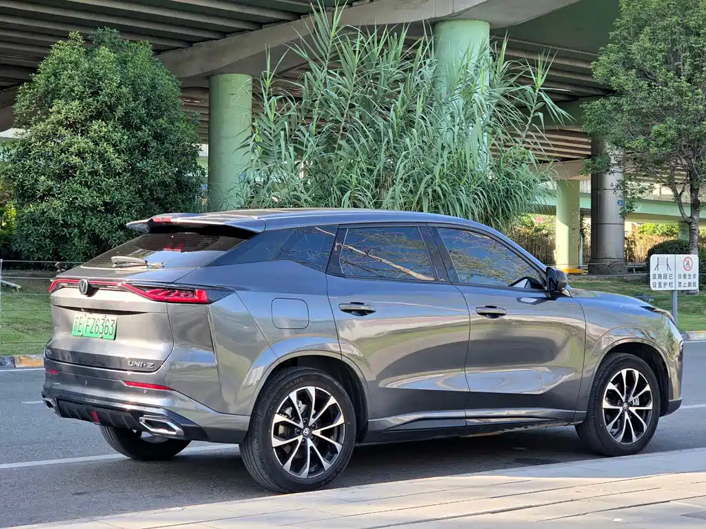 Changan UNI-Z New Energy — миниатюра 5