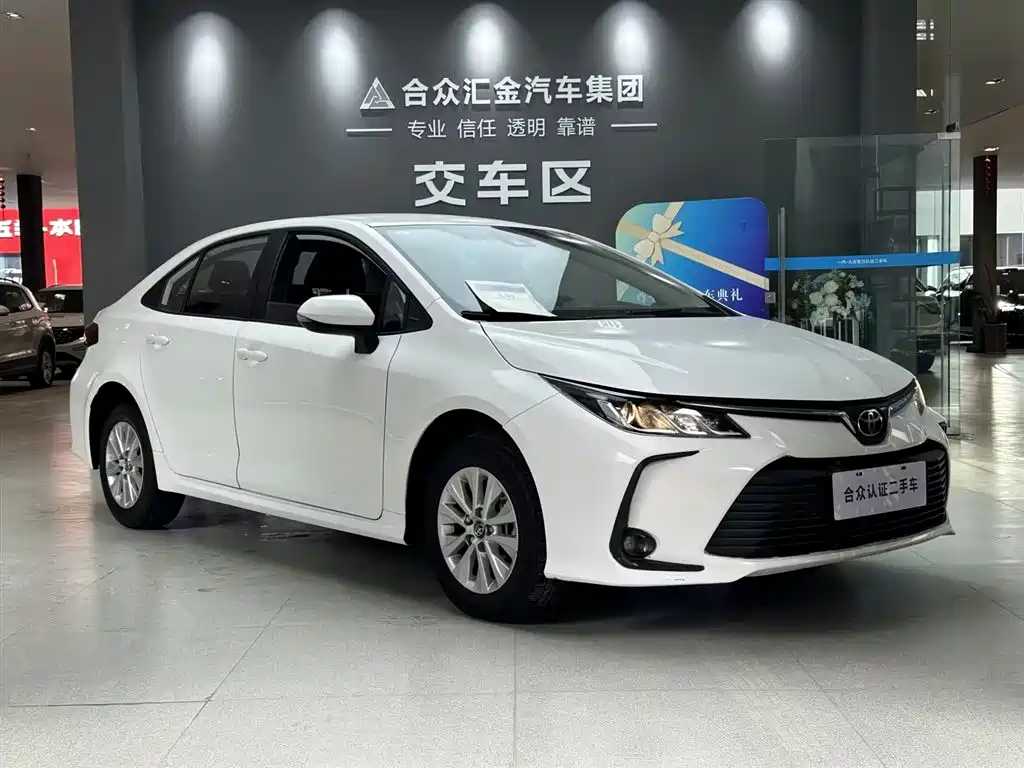 Toyota Corolla 2023 Белый из Китая, фото 3