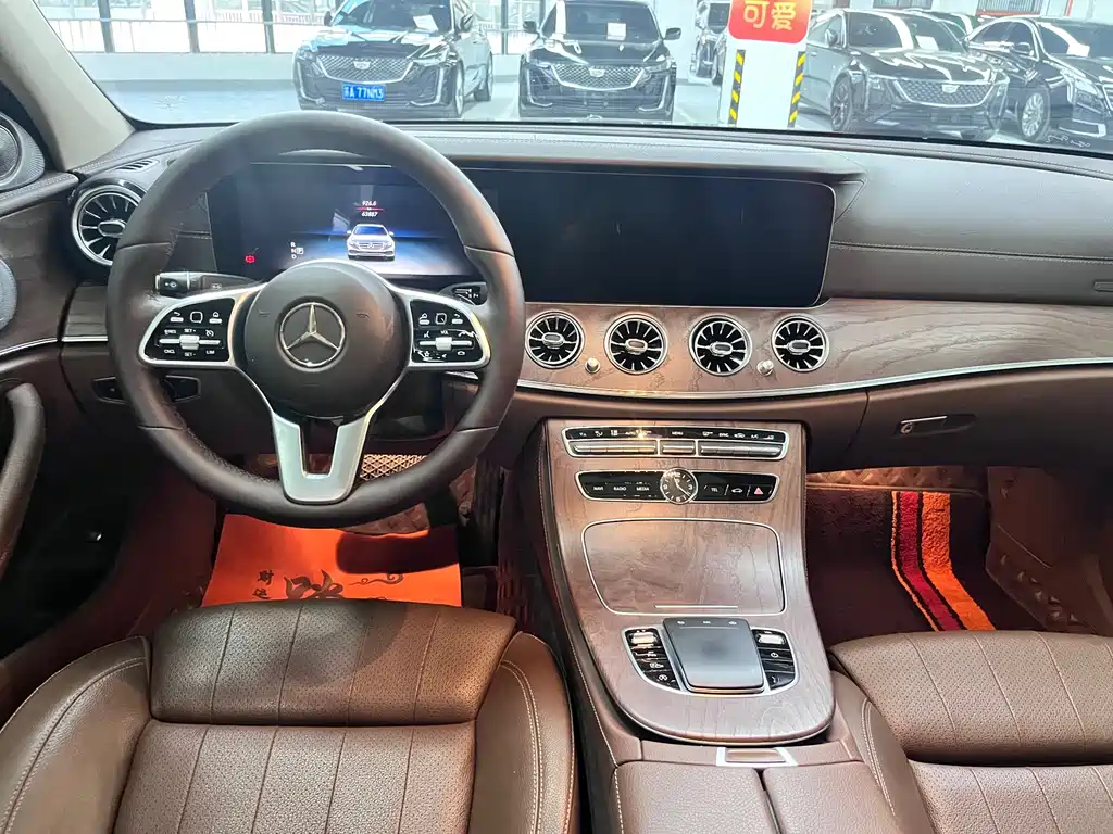 Mercedes-Benz E-Class — миниатюра 5