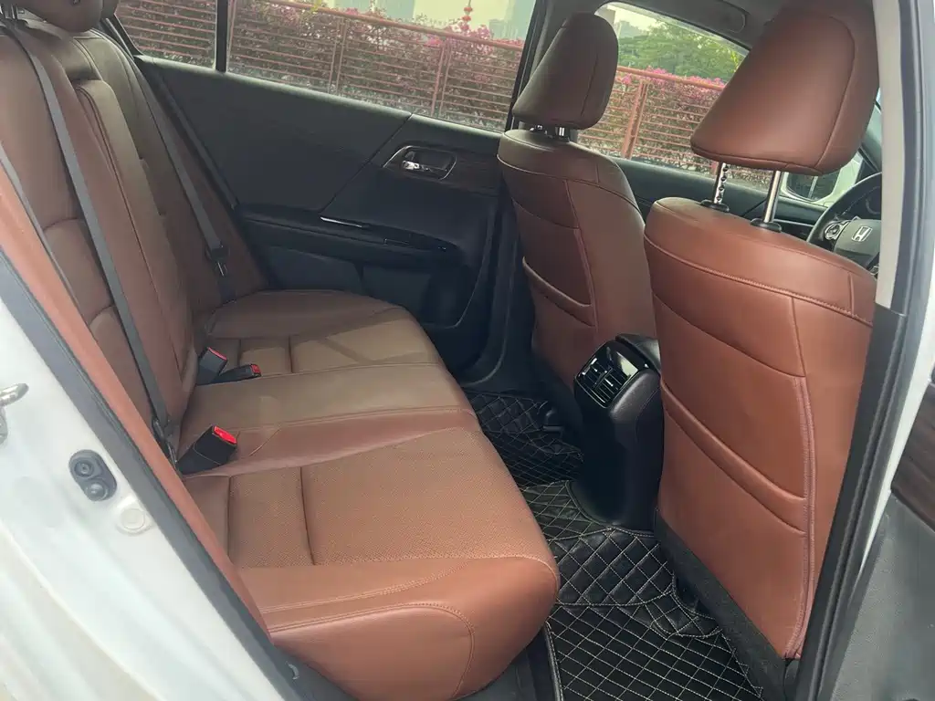 Honda Accord — миниатюра 11