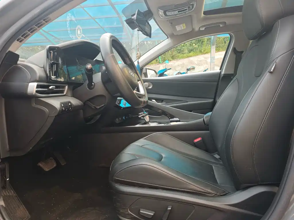 Hyundai Elantra — миниатюра 4