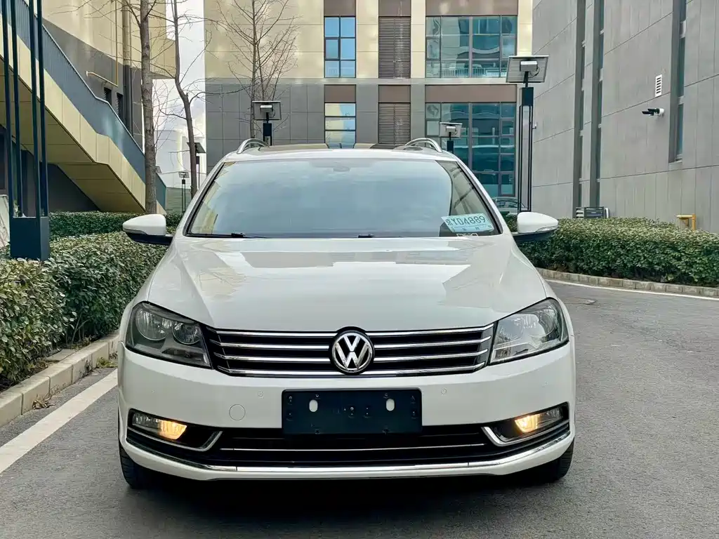 Volkswagen Magotan (Import) Touring Edition 2.0TSI Comfort Type, фото 2