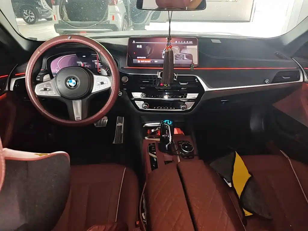 BMW 5 Series — миниатюра 10