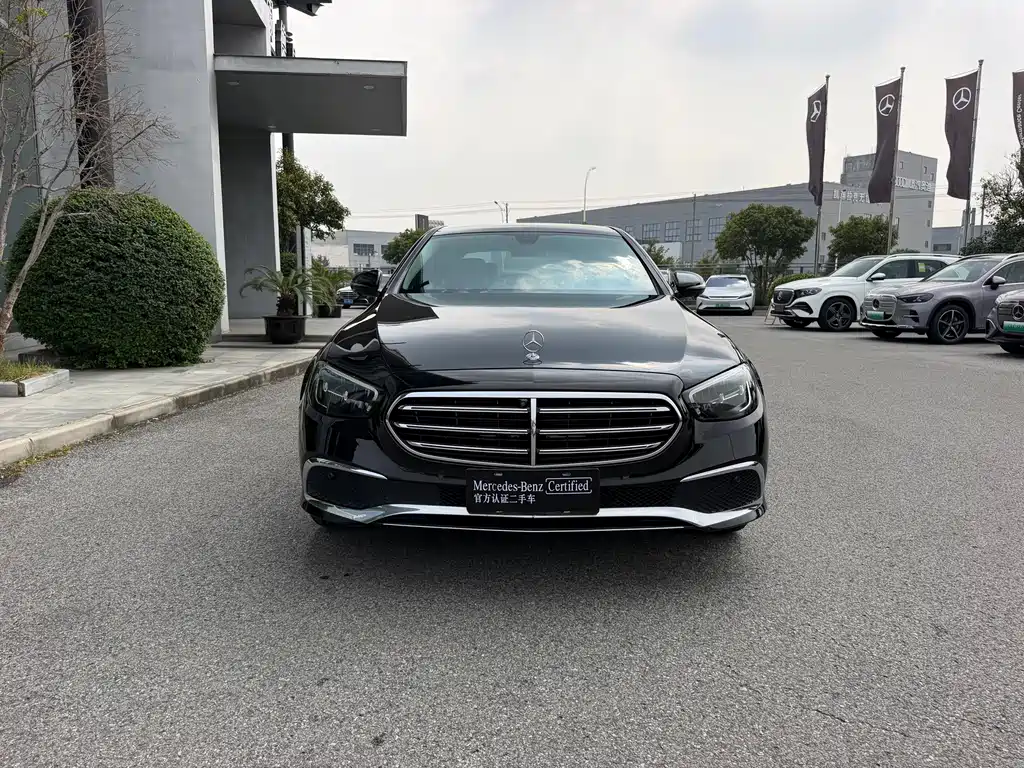 Mercedes-Benz E-Class — миниатюра 3