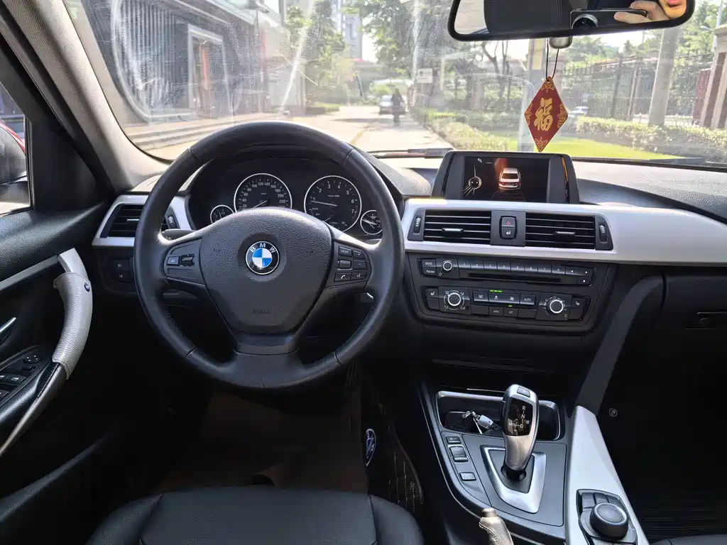 BMW 3 Series — миниатюра 13
