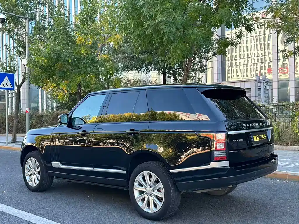 Land Rover Range Rover — миниатюра 6