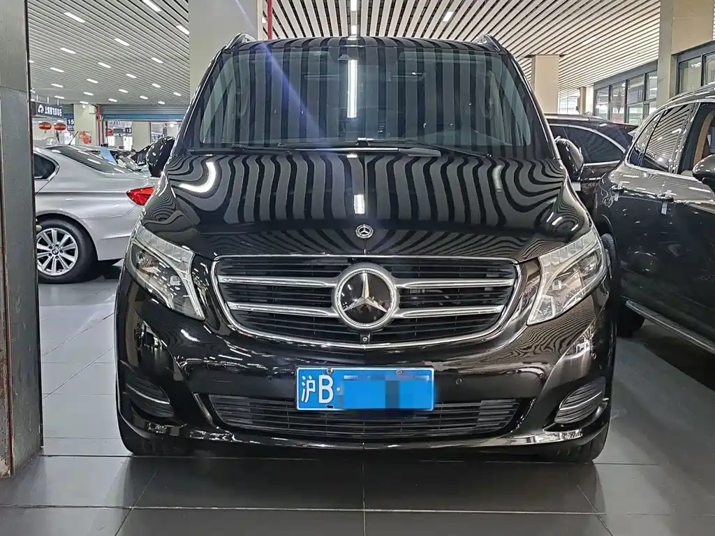 Mercedes-Benz V-Class — миниатюра 2
