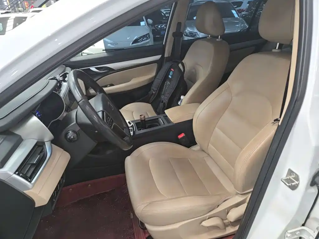 Geely Emgrand — миниатюра 15