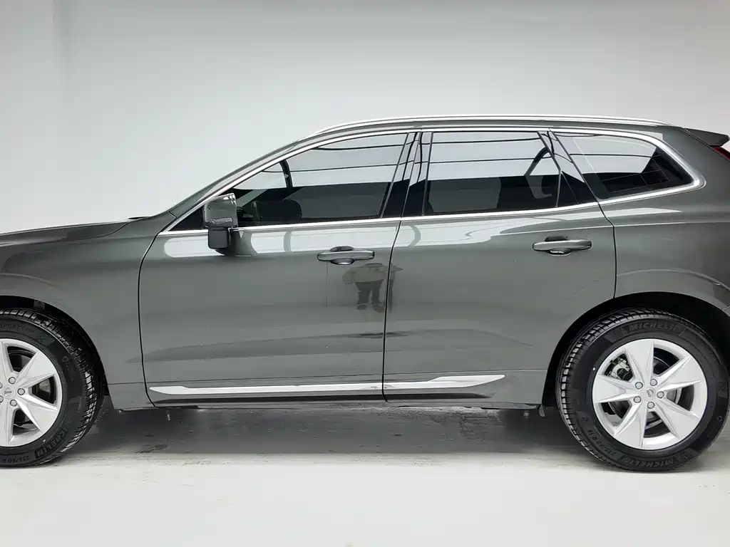 Volvo XC60 2022 B5 Luxury