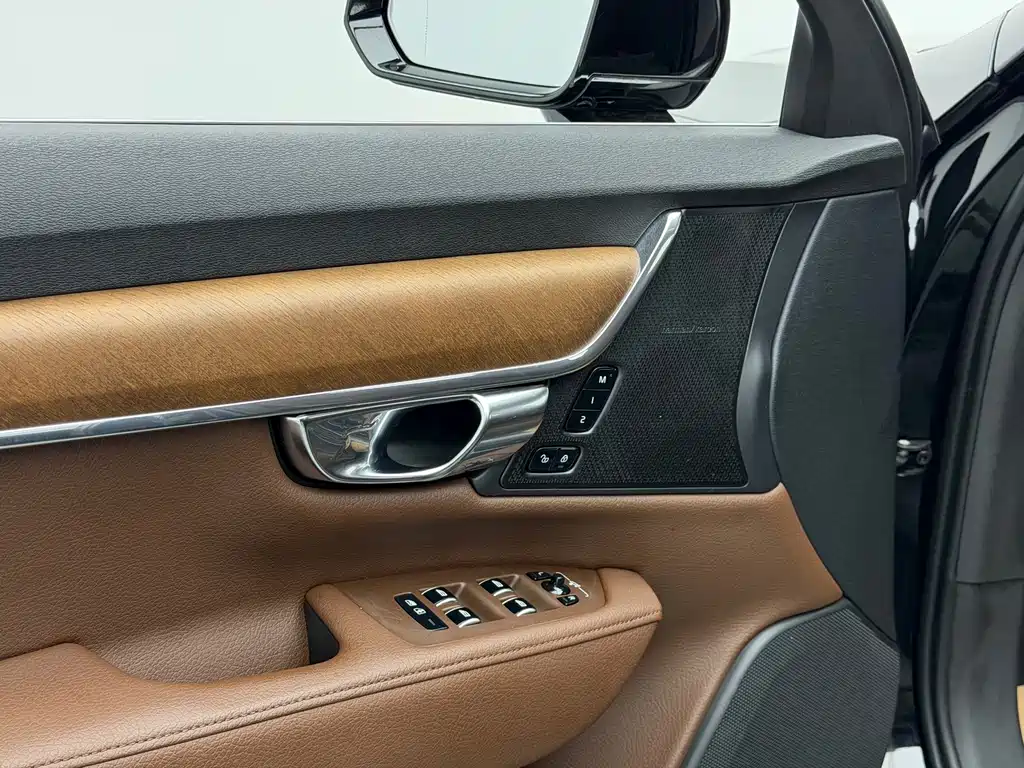 Volvo S90 — миниатюра 12