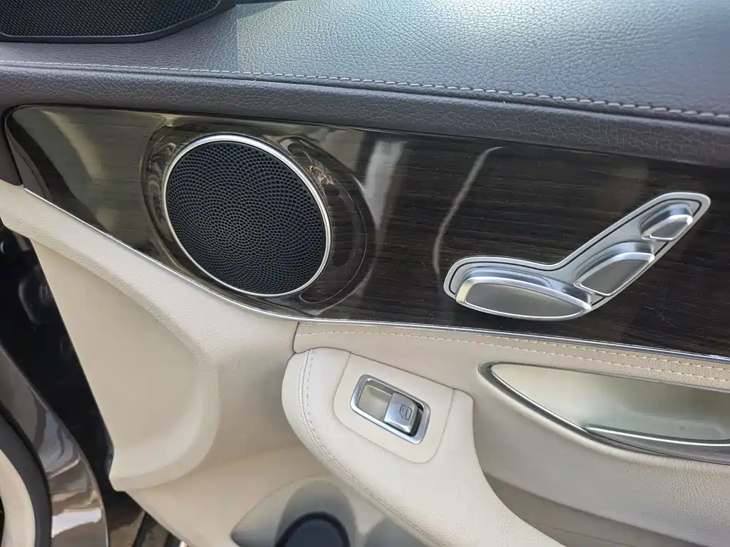 Mercedes-Benz C-Class — миниатюра 21