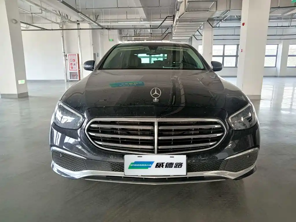Mercedes-Benz E-Class — миниатюра 2