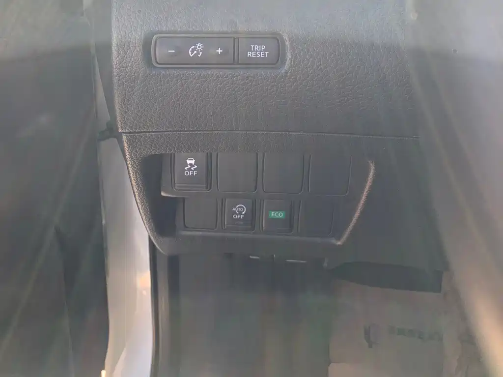 Nissan Qashqai — миниатюра 15