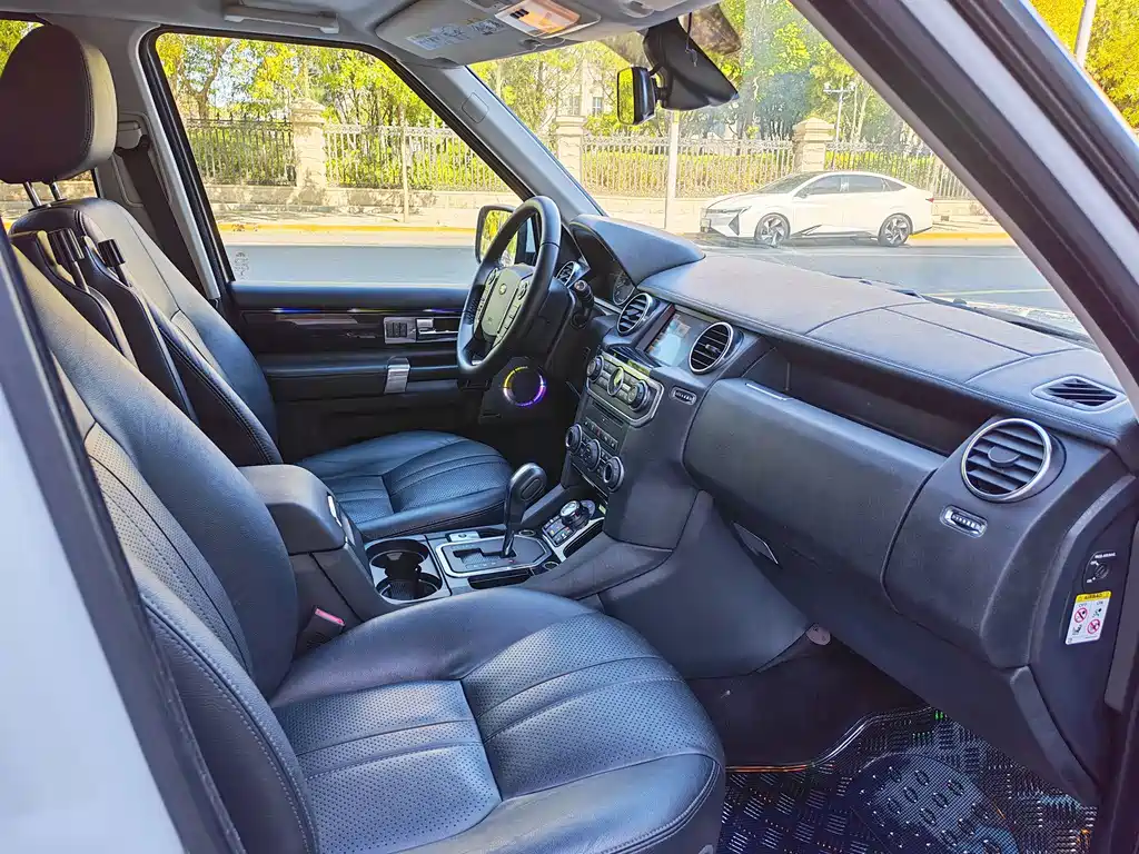 Land Rover Discovery — миниатюра 8