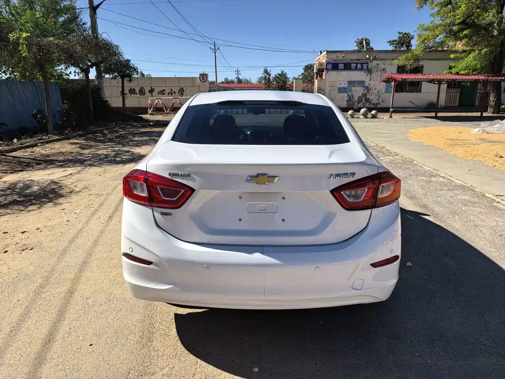 Chevrolet Cruze — миниатюра 5