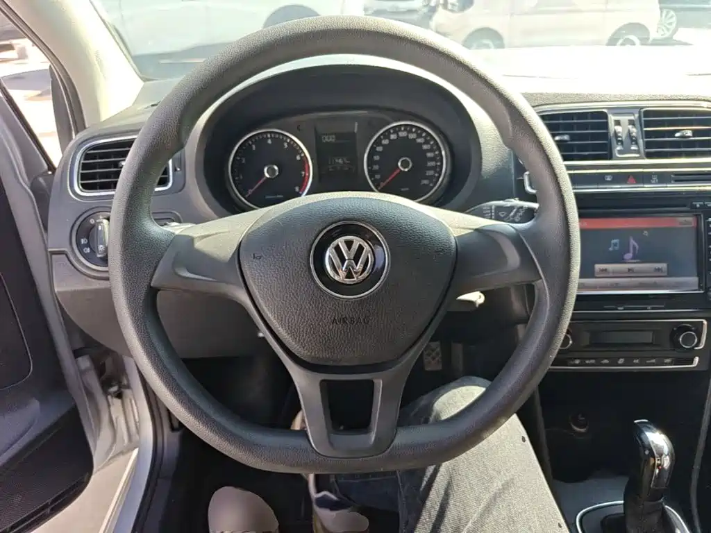 Volkswagen Polo — миниатюра 11
