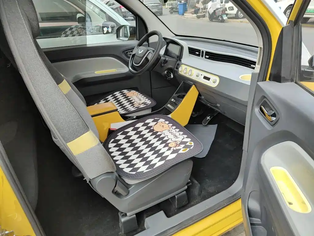 Wuling MINIEV — миниатюра 25