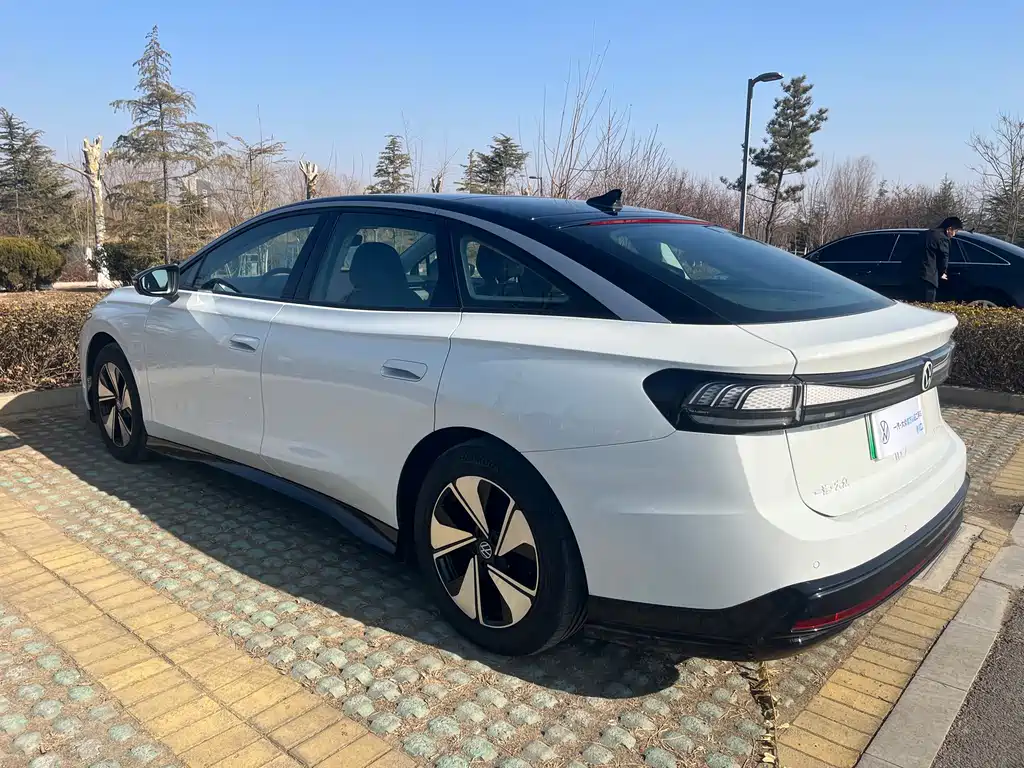 VOLKSWAGEN ID.7 VIZZION