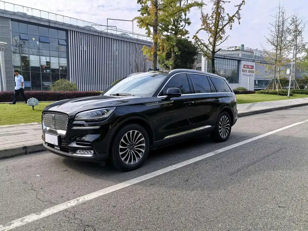 Lincoln Aviator