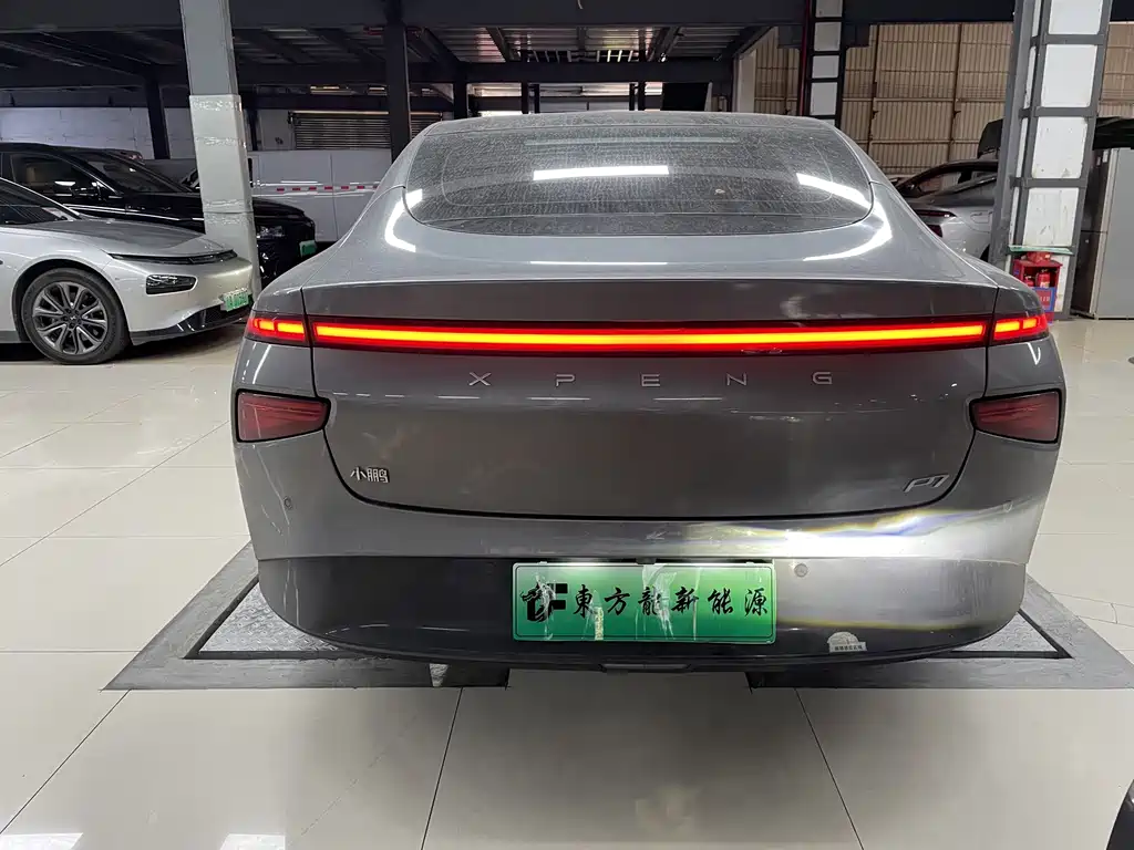 XPeng P7 — миниатюра 11