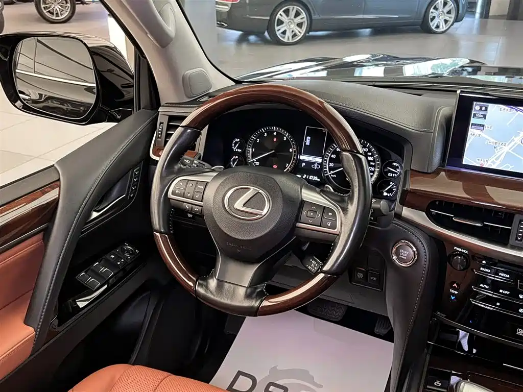 LEXUS LX