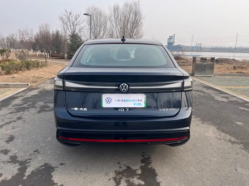 VOLKSWAGEN ID.7 VIZZION