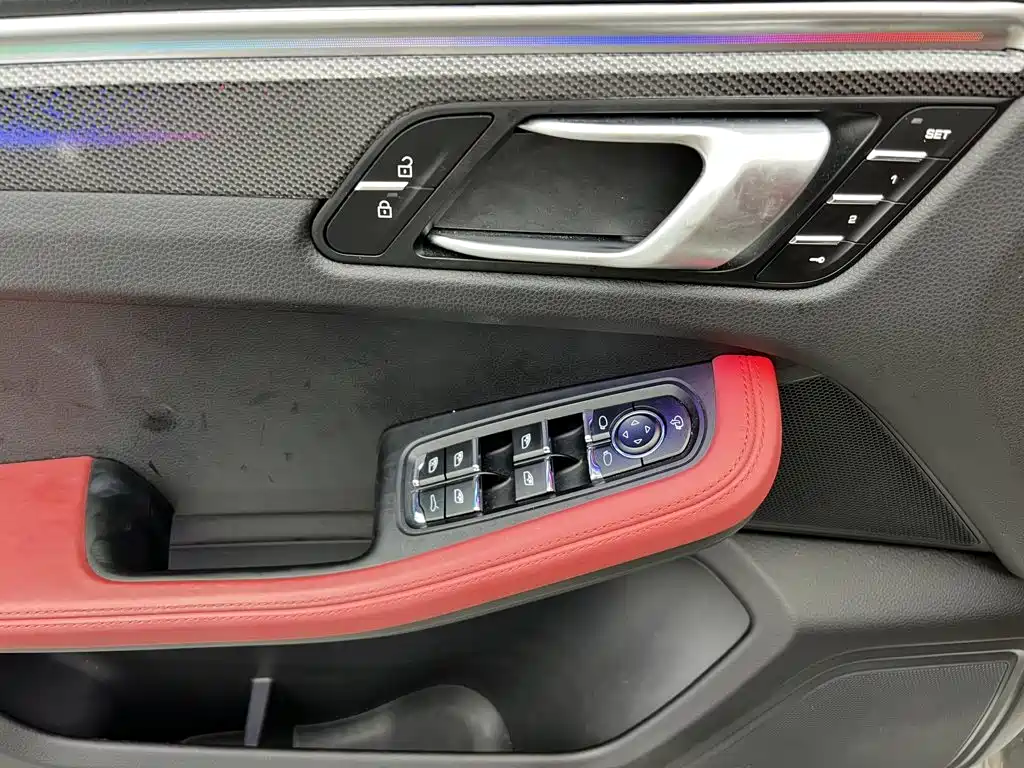 Porsche Macan — миниатюра 18