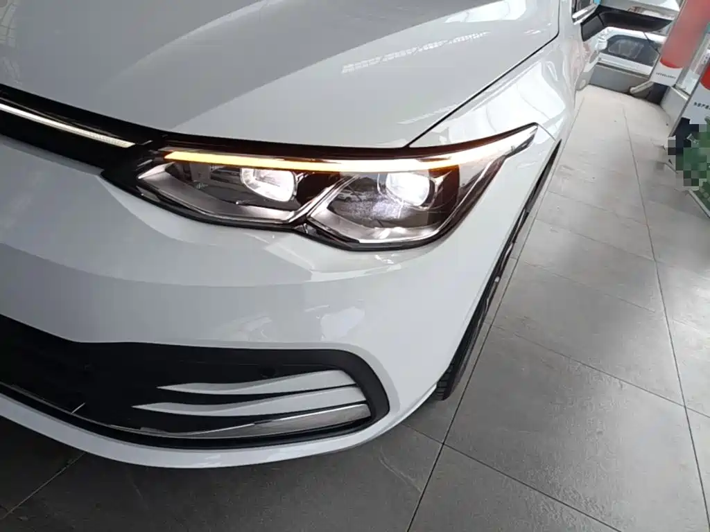Volkswagen Golf — миниатюра 24