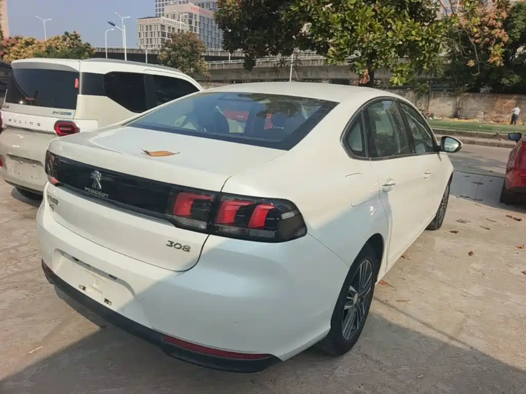 Peugeot 308 — миниатюра 7