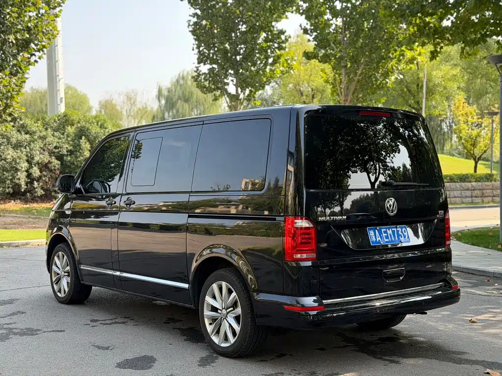 Volkswagen Multivan — миниатюра 7