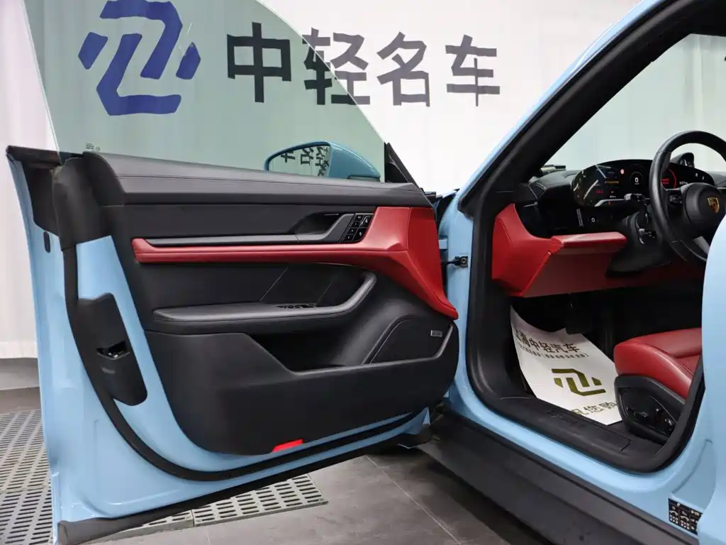 Porsche Taycan — миниатюра 5