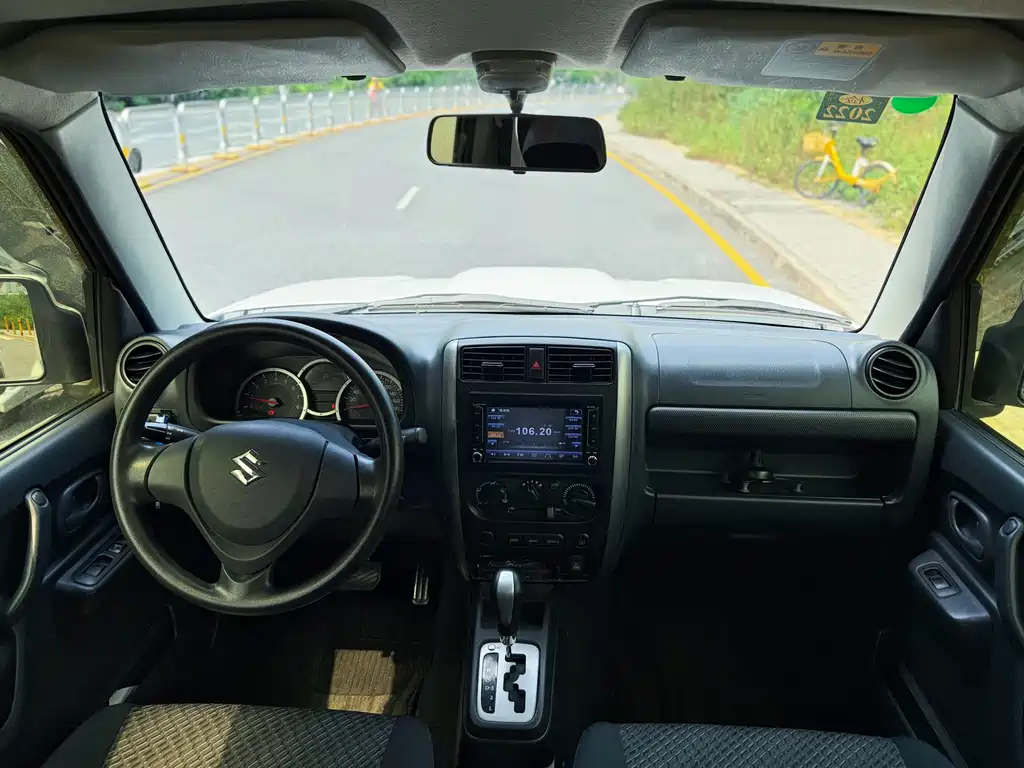 Suzuki Jimny — миниатюра 12