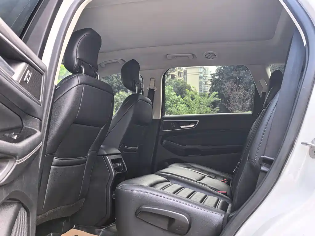 Ford Edge — миниатюра 11
