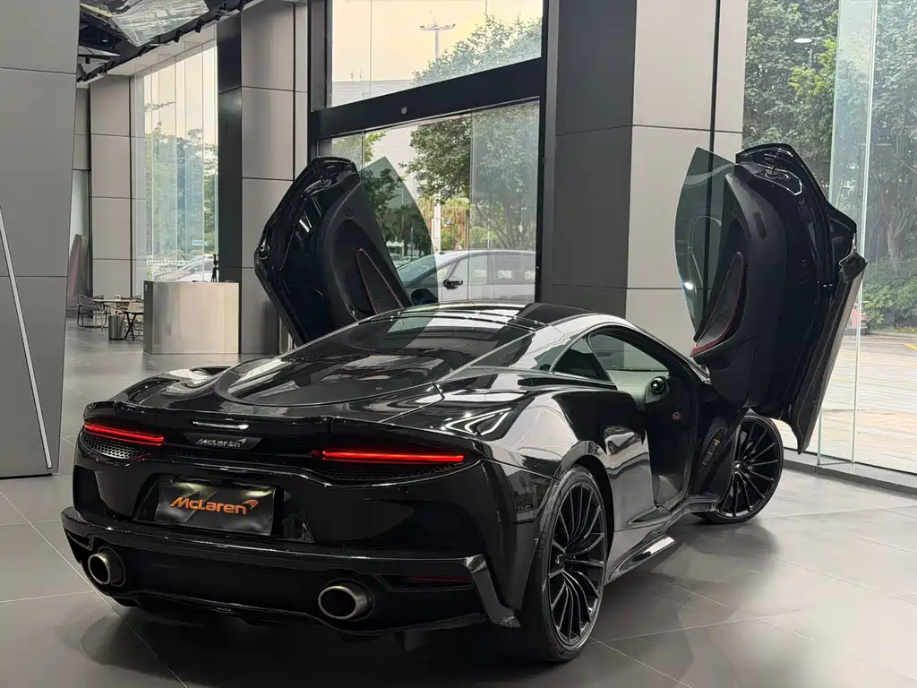 McLaren GT — миниатюра 10