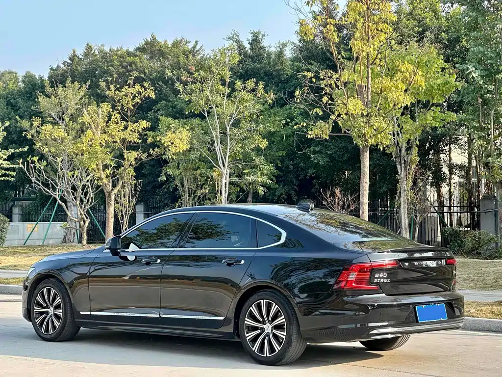 Volvo S90 — миниатюра 4