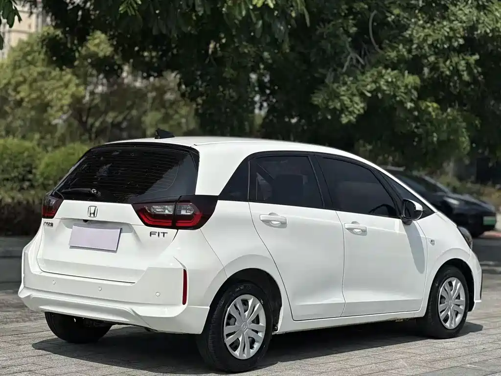 Honda Fit — миниатюра 9