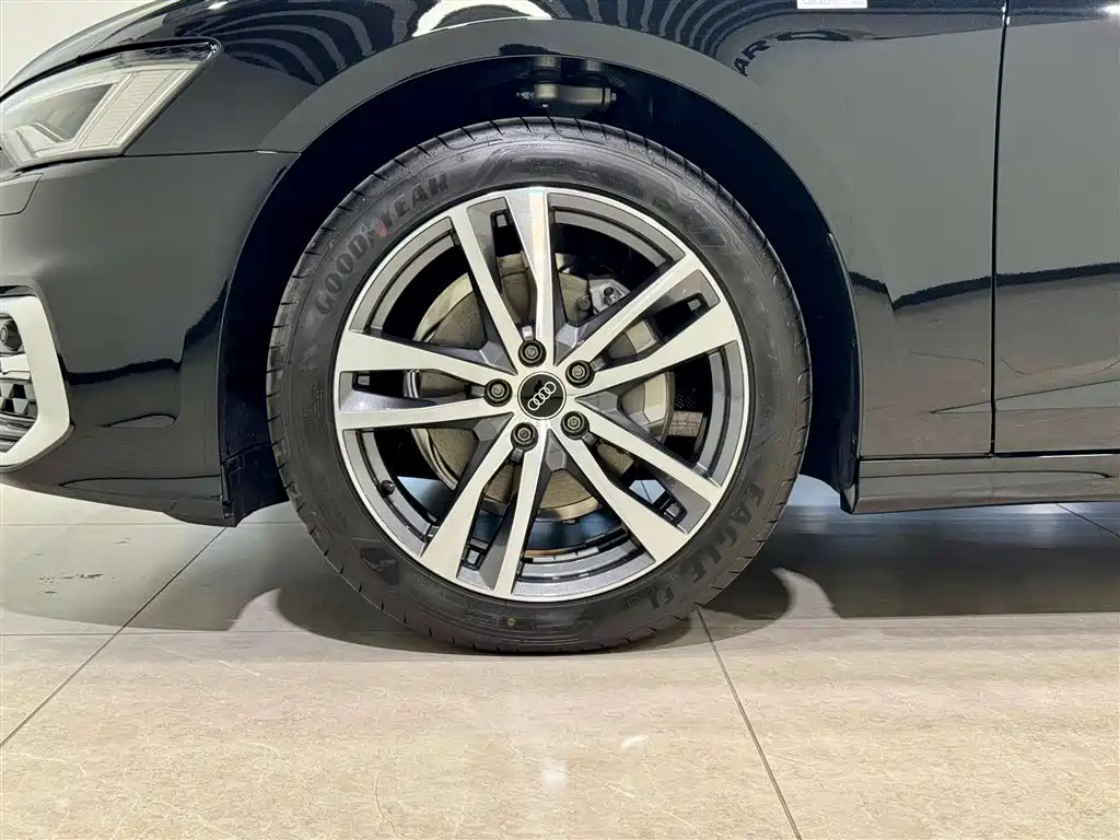Audi A6L 2025 40 TFSI Luxury