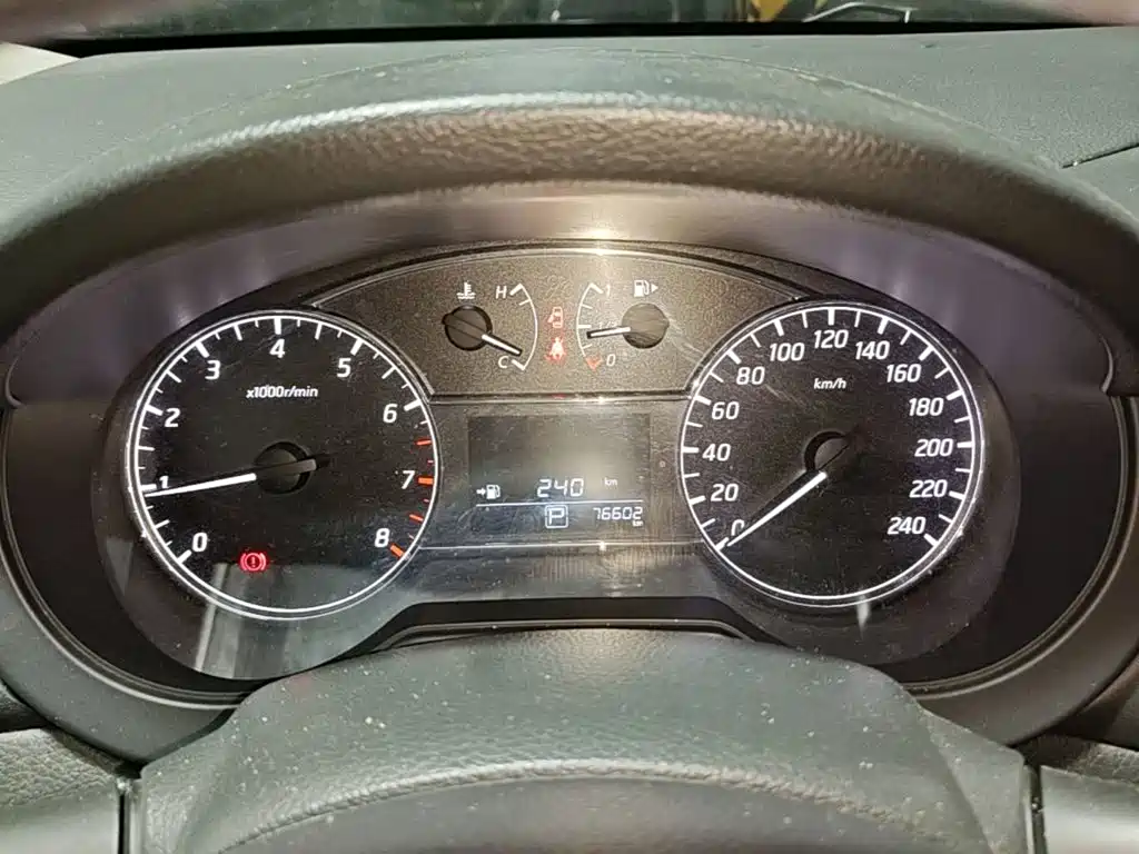 Nissan Tiida — миниатюра 16