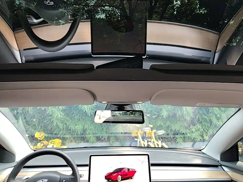 Tesla Model 3 — миниатюра 18