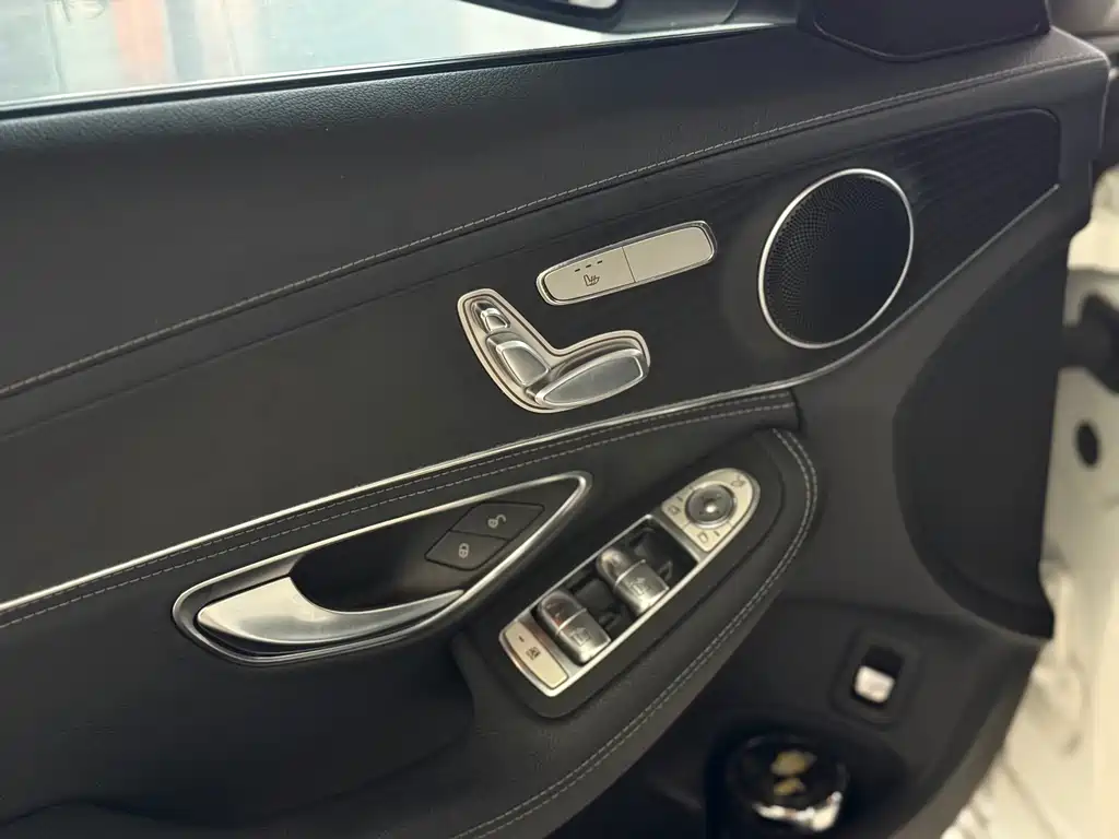 Mercedes-Benz C-Class — миниатюра 11