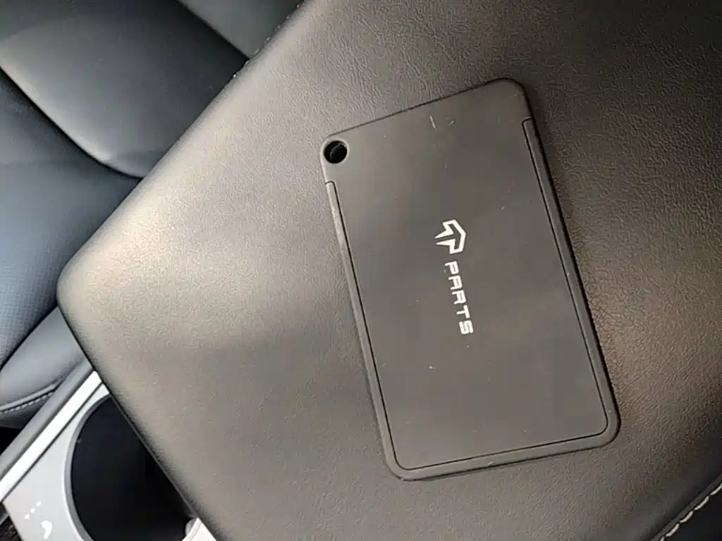 Tesla Model 3 — миниатюра 9