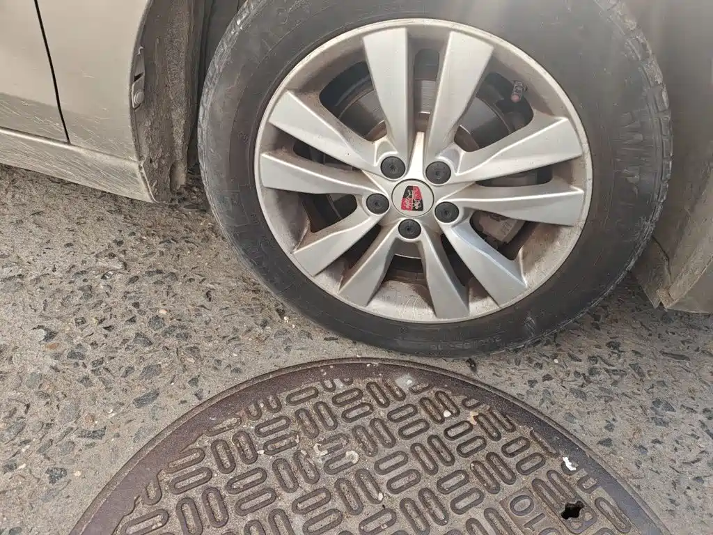 Roewe 360 — миниатюра 8