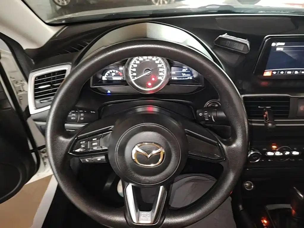 Mazda 3 Axela — миниатюра 11