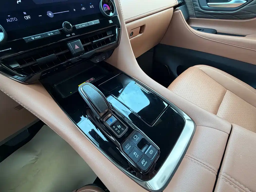Toyota Vellfire — миниатюра 20
