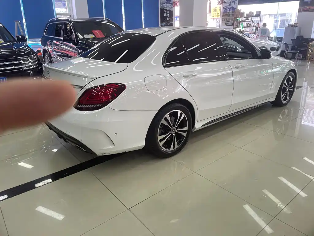 Mercedes-Benz C-Class — миниатюра 6