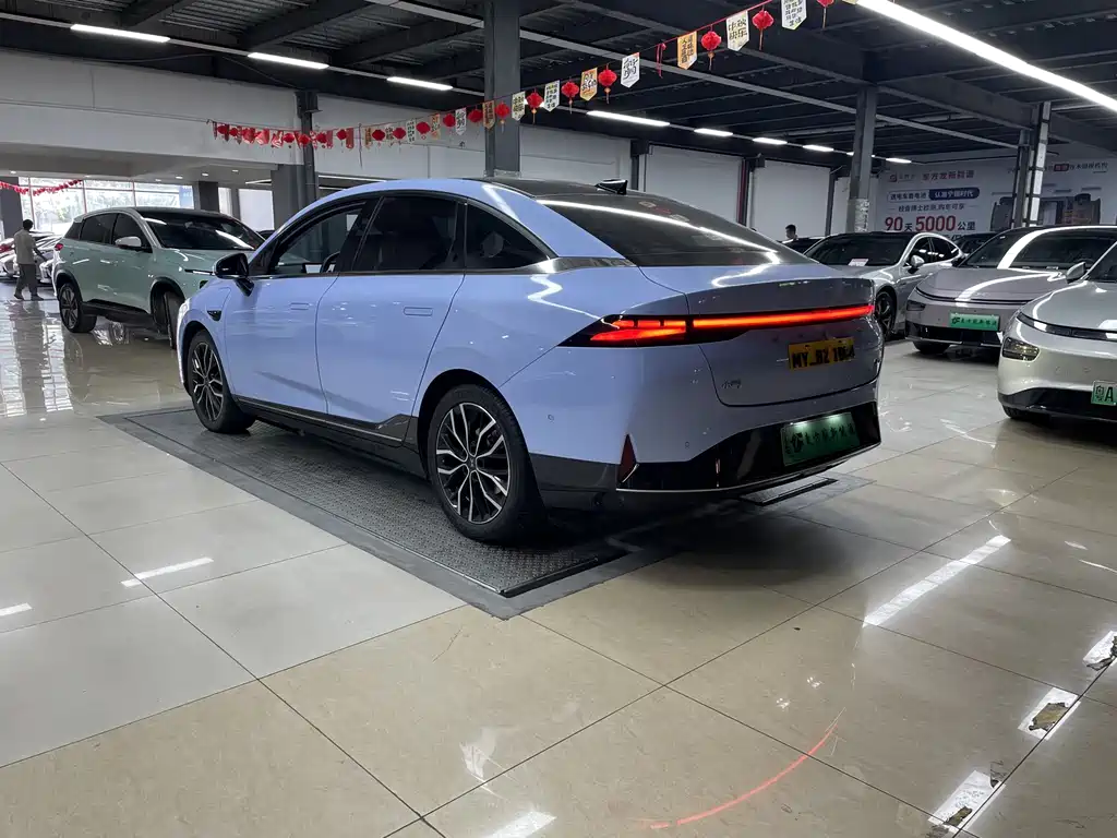 XPeng P5 — миниатюра 8