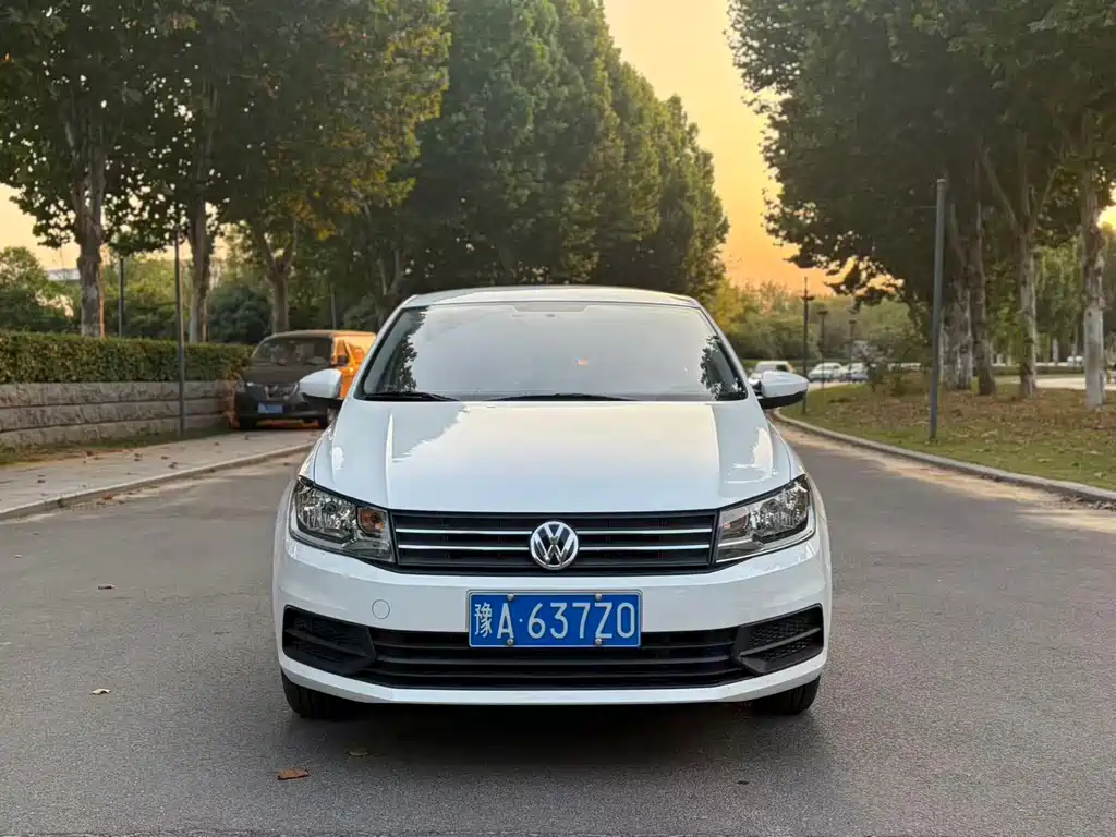 Volkswagen Santana — миниатюра 2
