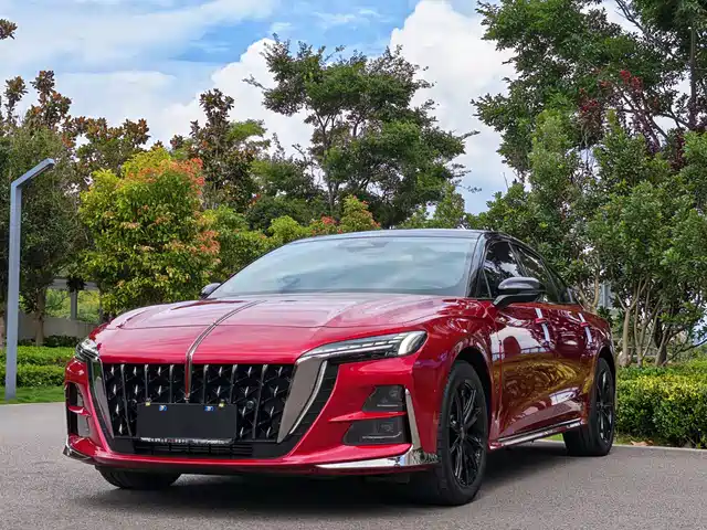 RED FLAG HONGQI H6 2023