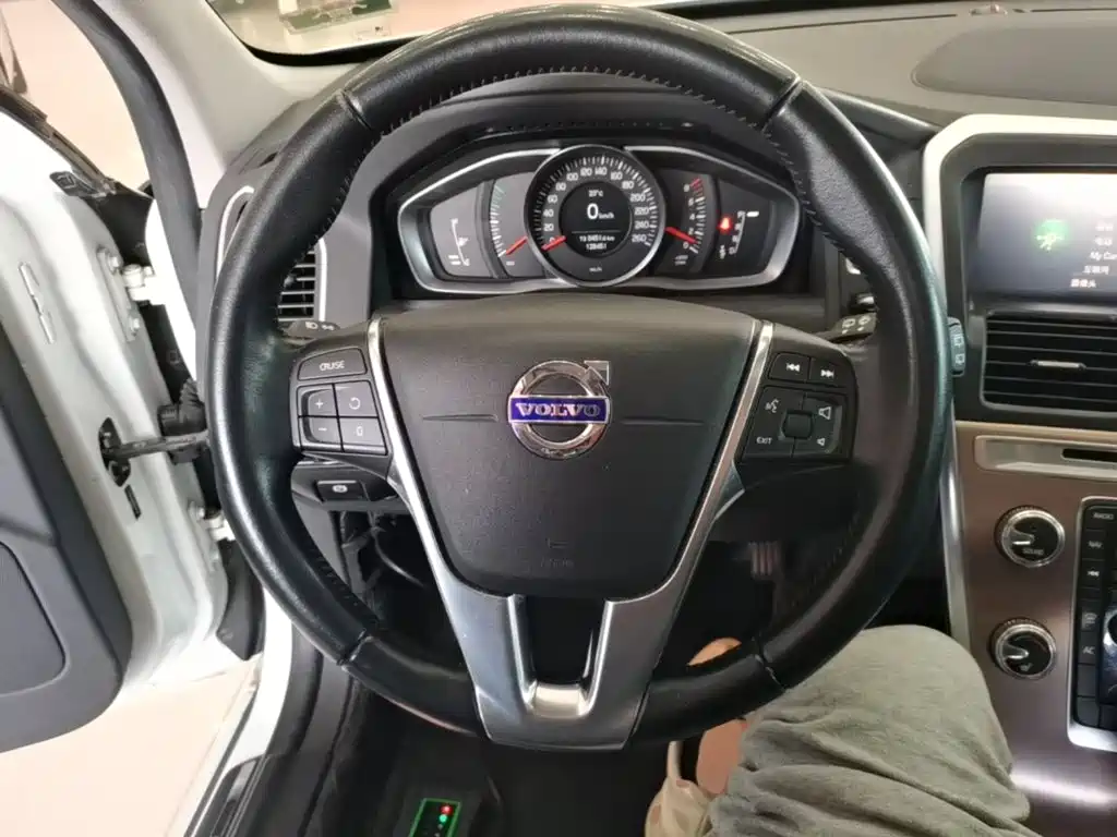 Volvo XC60 — миниатюра 11