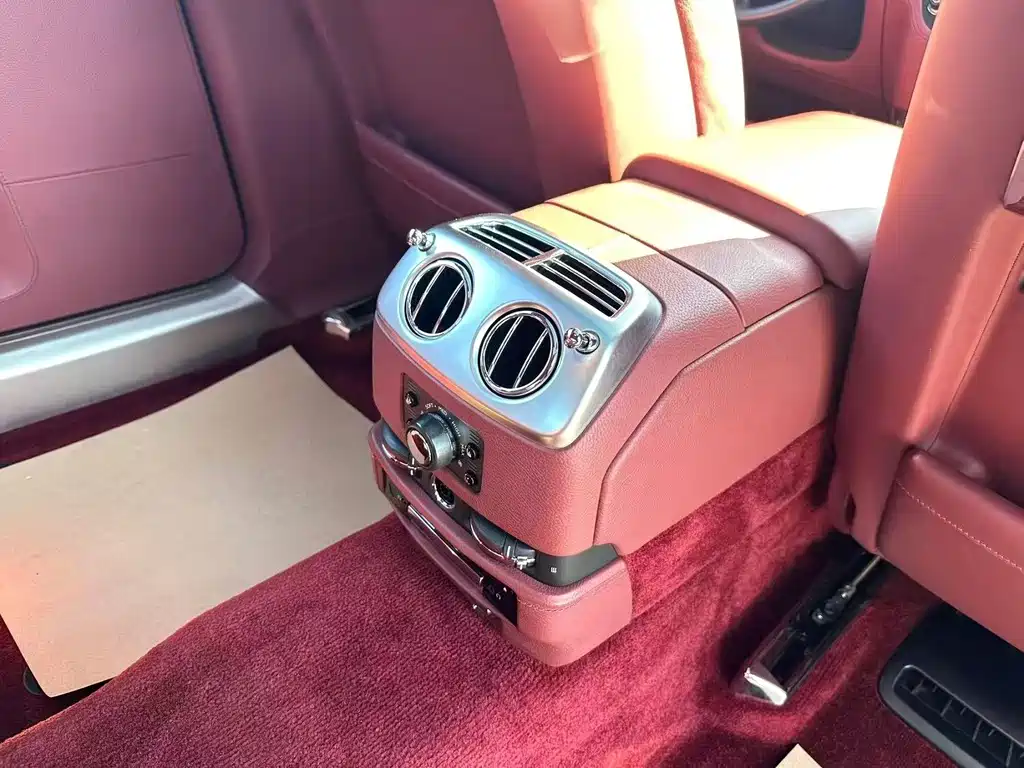 Rolls-Royce Ghost — миниатюра 5
